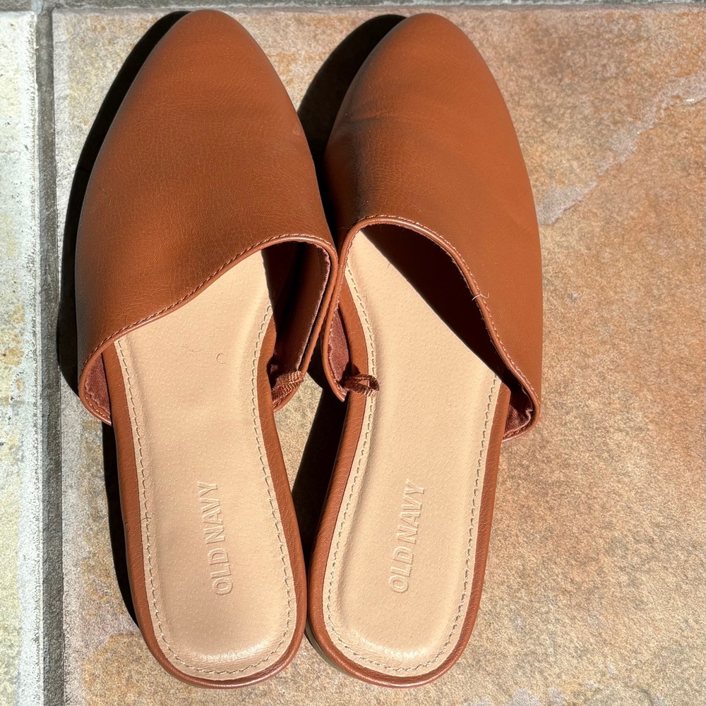 Old Navy Cognac Pointed Mule Slides - Picture 2 of 3